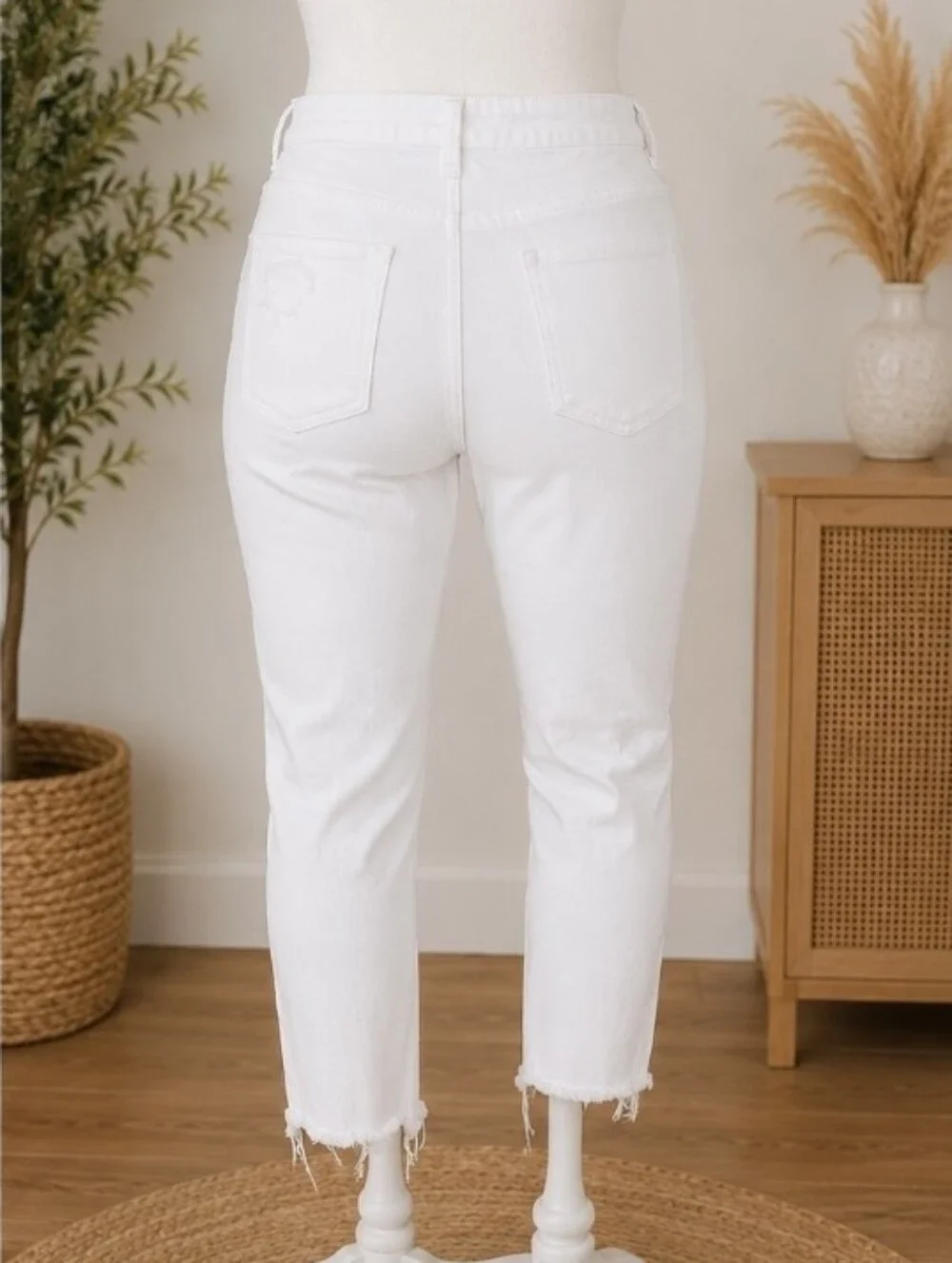 SO High Rise Distressed Crop Jeggings – White – Size 15 (32 Waist) – Stretch